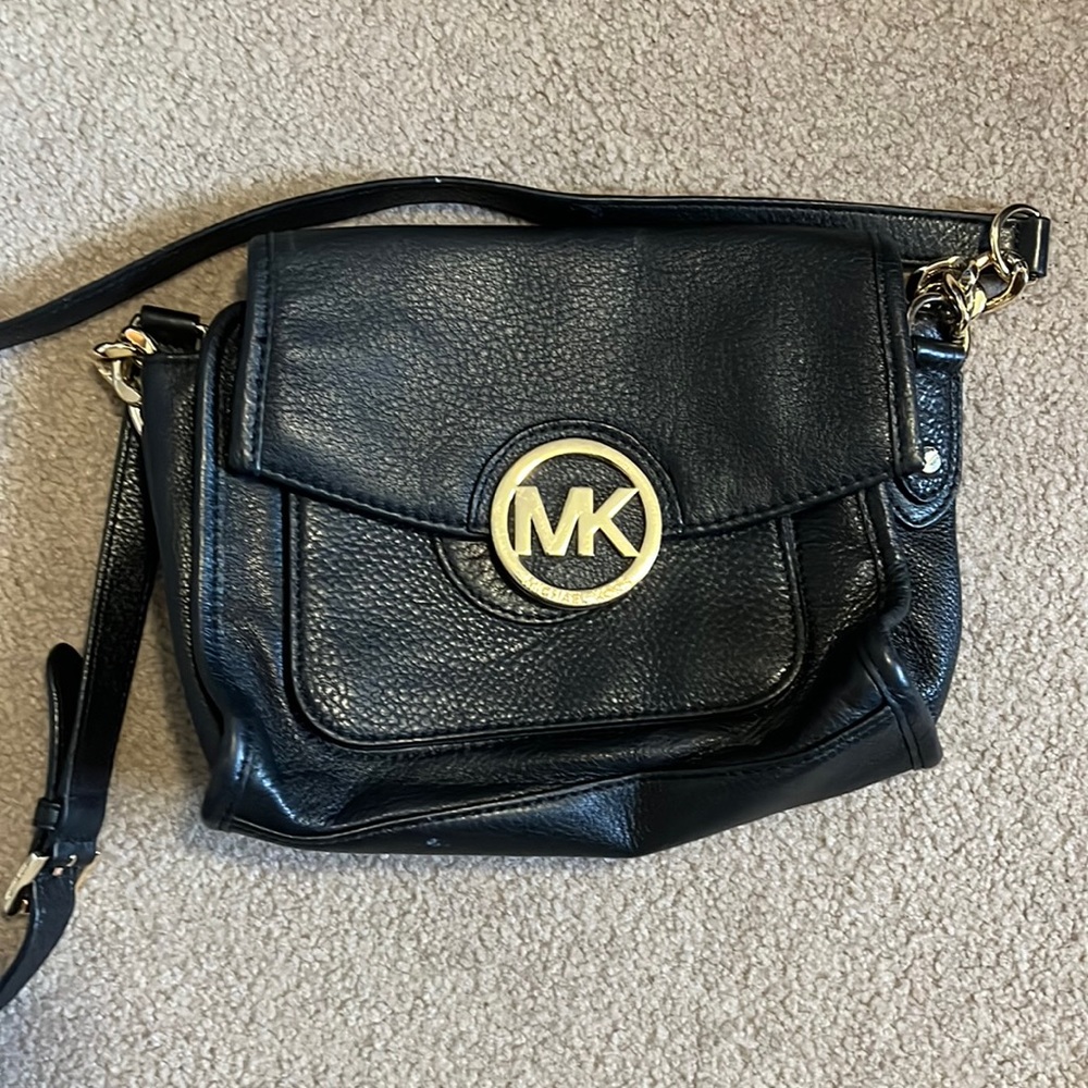 Michael Kors Black Margo Messenger Crossbody -great condition
